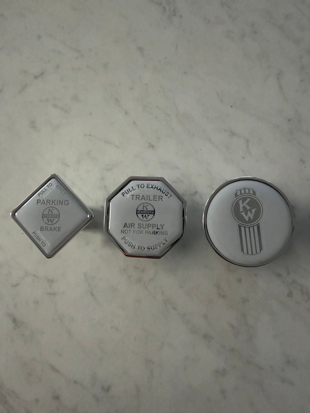 Kenworth Maxi Knob Set (3 pieces)