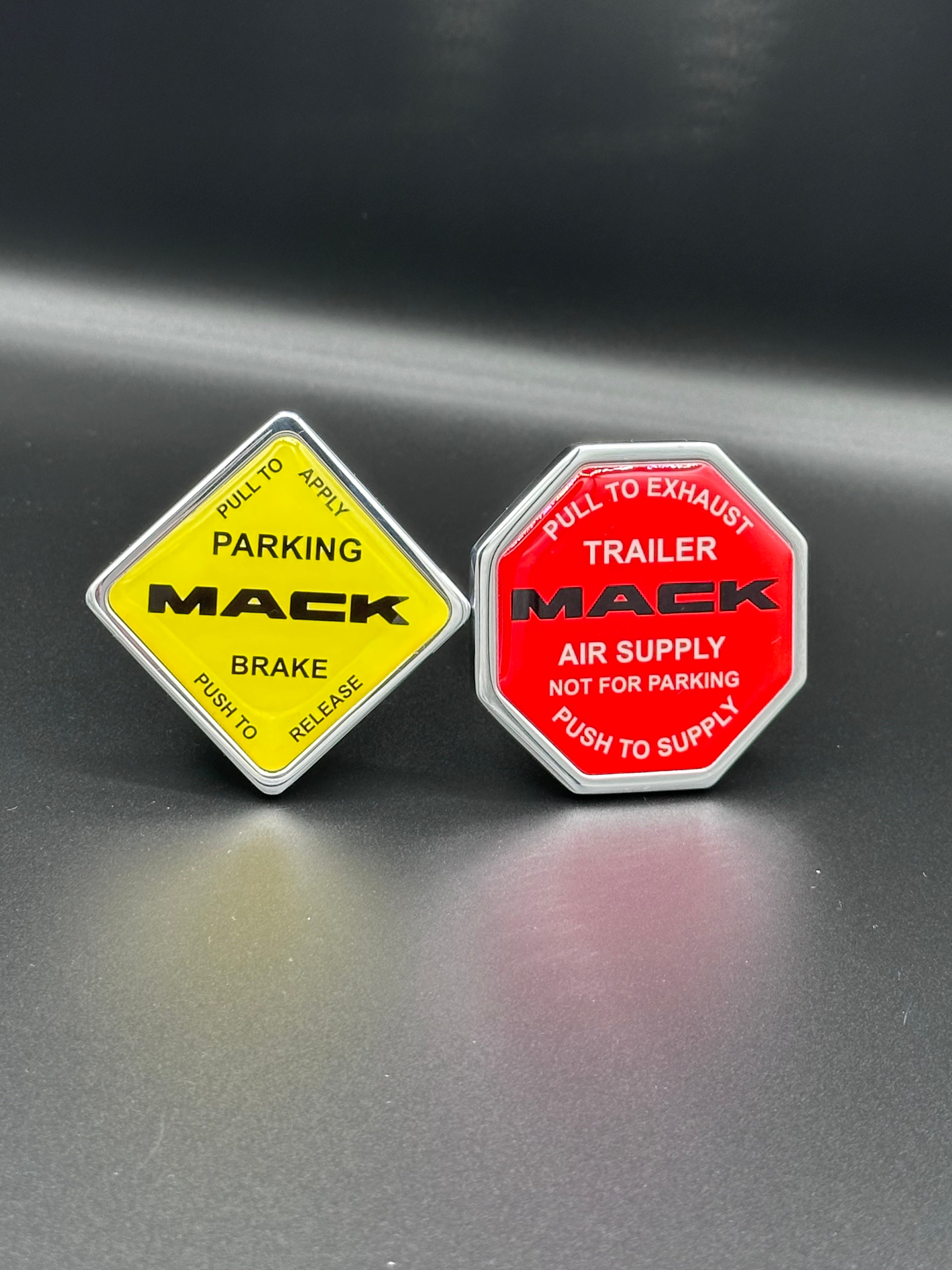 Traditional with Mack Maxi Knob Set (2 pieces)