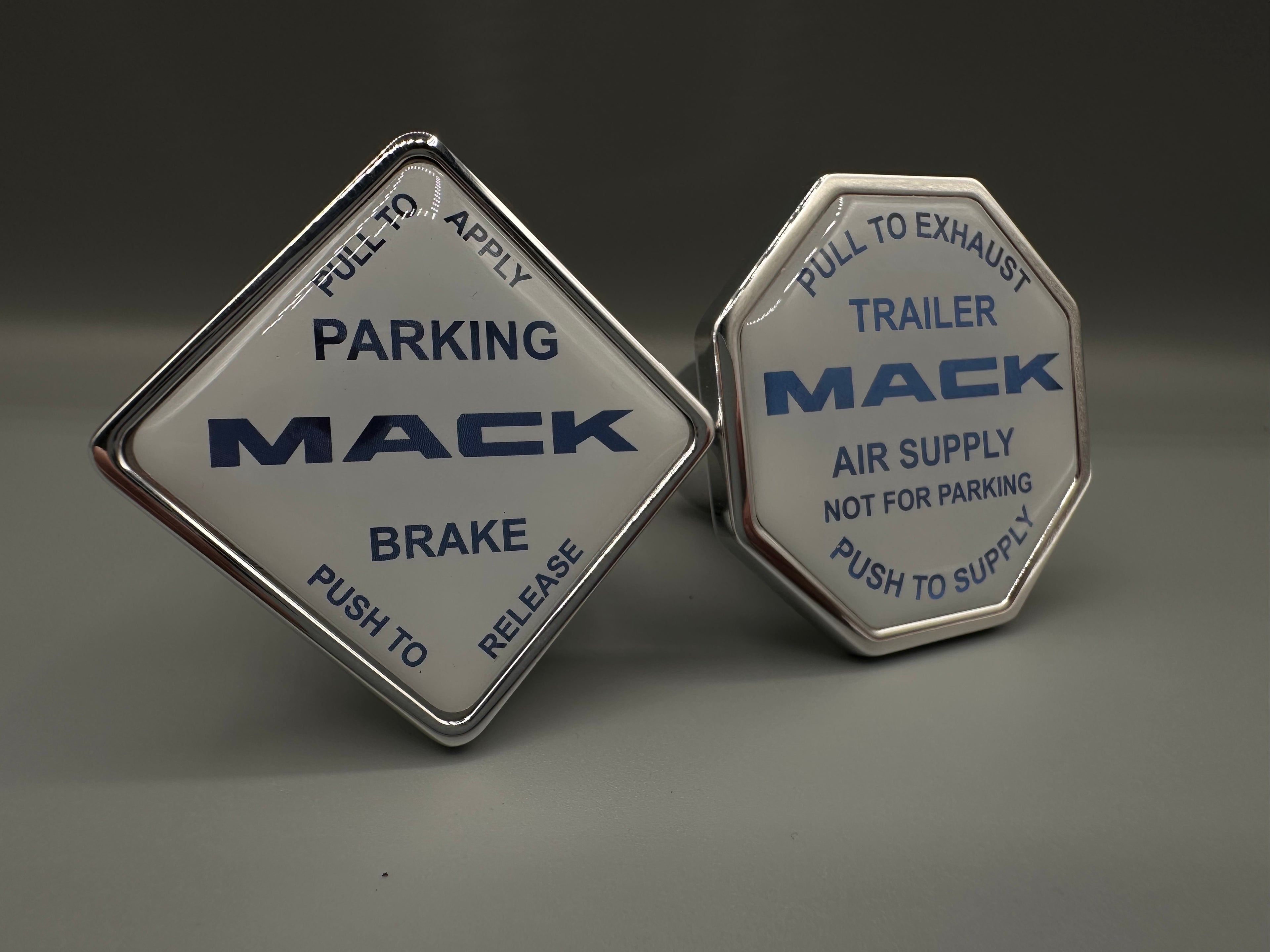 White with Blue Mack Maxi Knob Set (2 pieces)