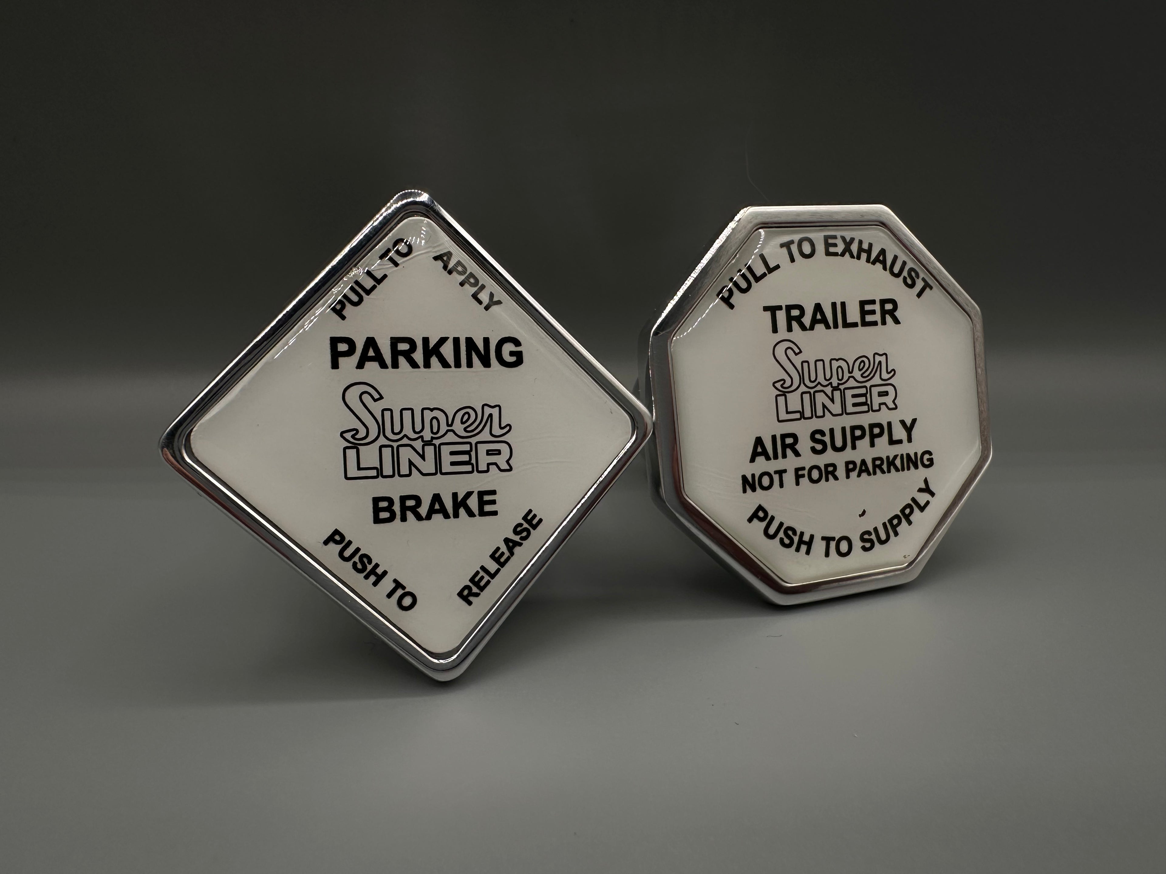 White with Black Mack Superliner Maxi Knob Set (2 pieces)