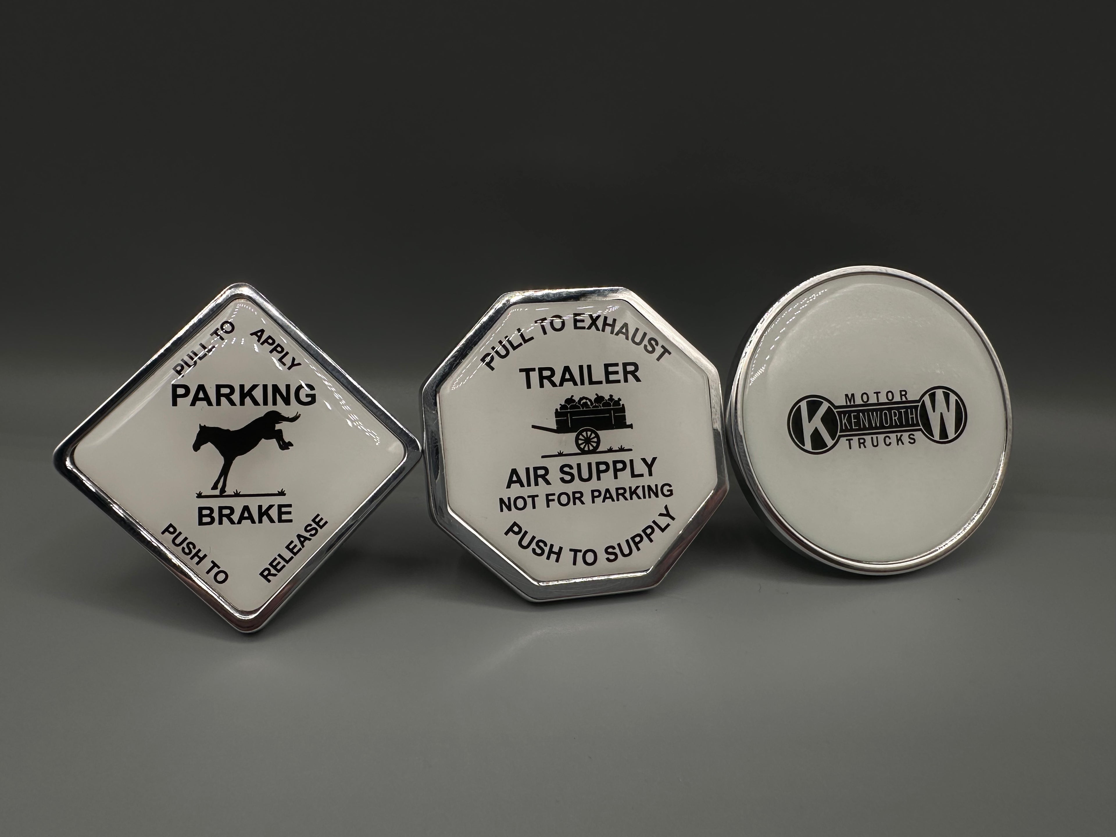 Jumping Horse and Buggy Set with With Kenworth Motors Logo (3 pieces)