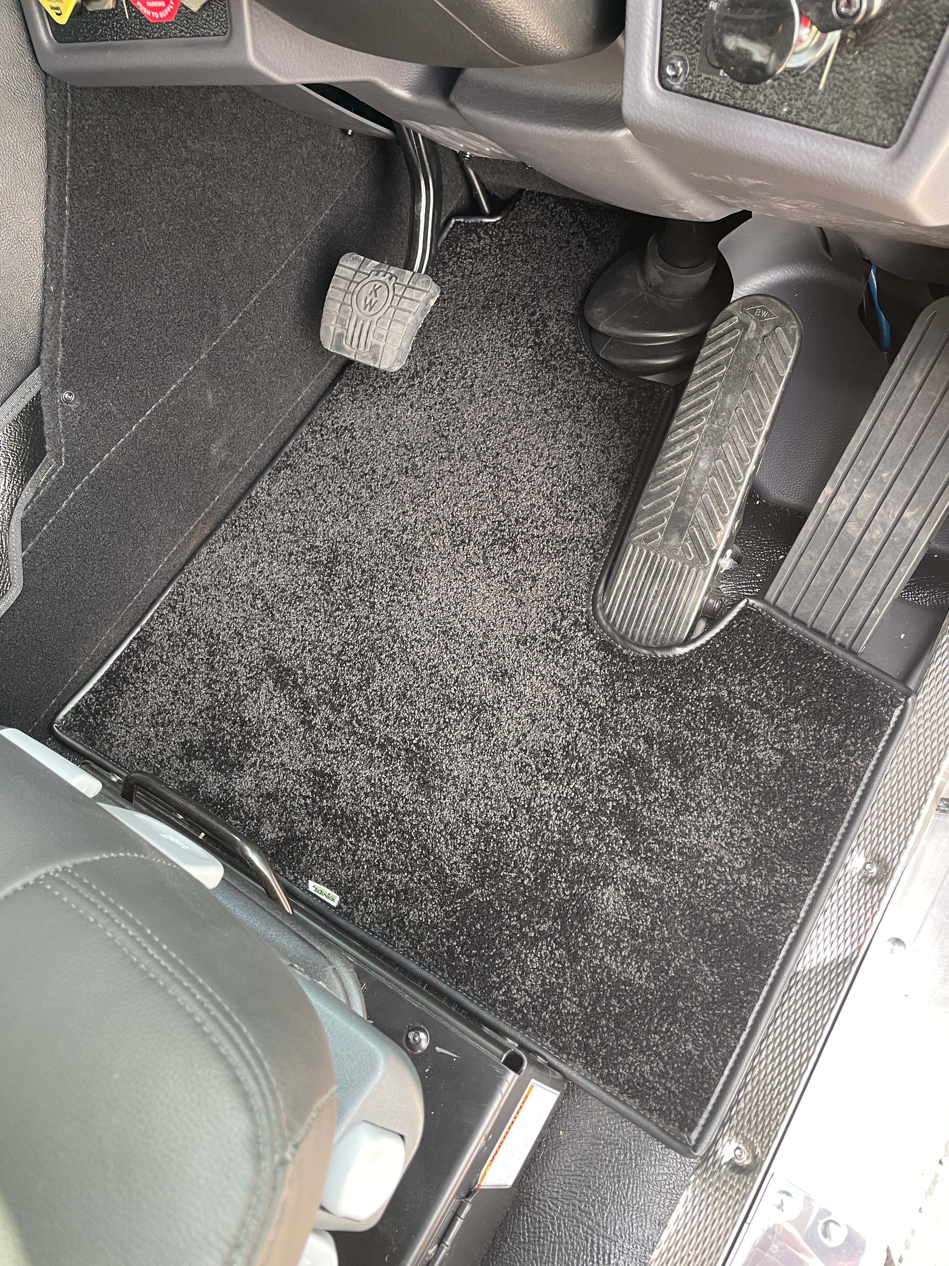 Carpet Mats to Suit T909