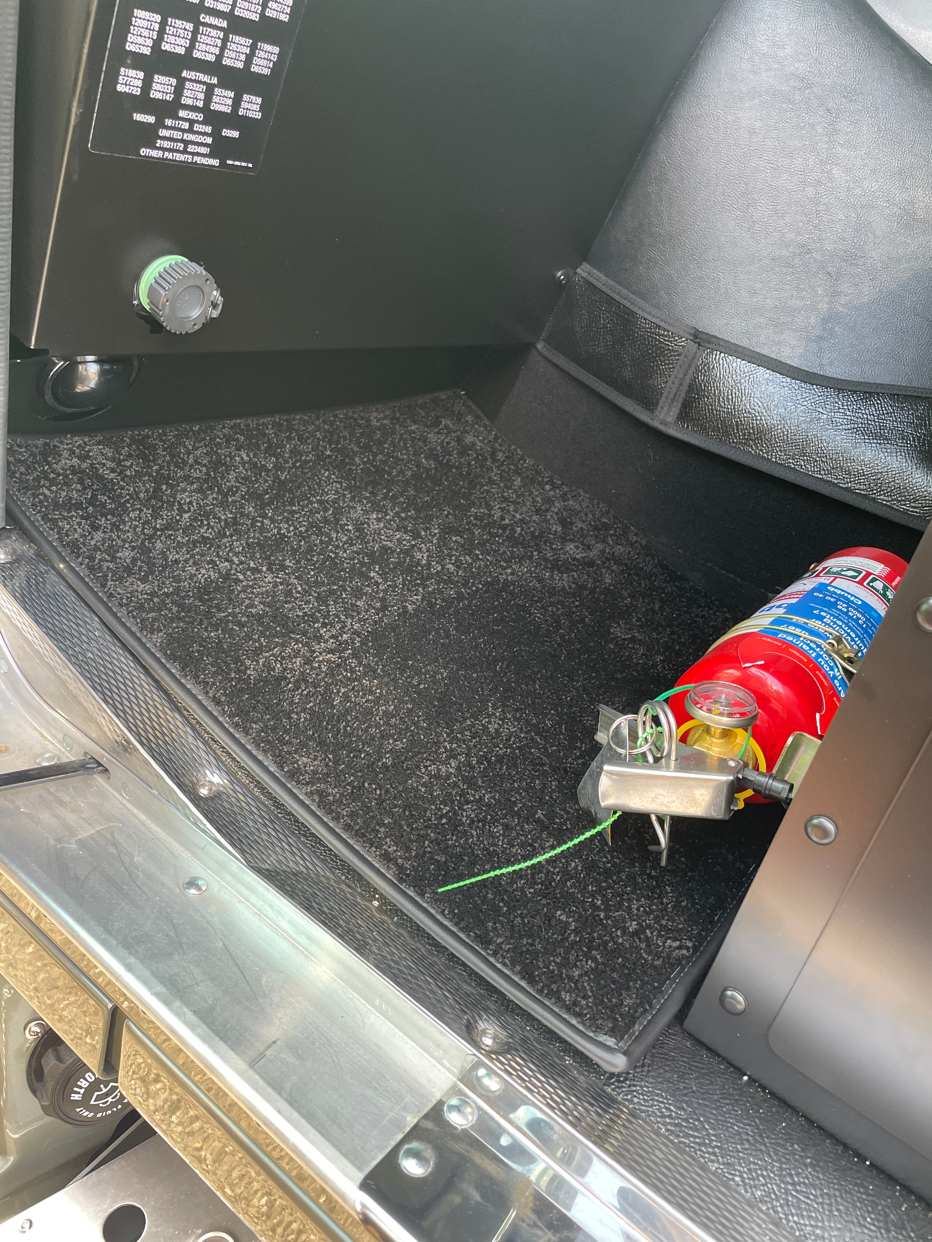 Carpet Mats to Suit T909