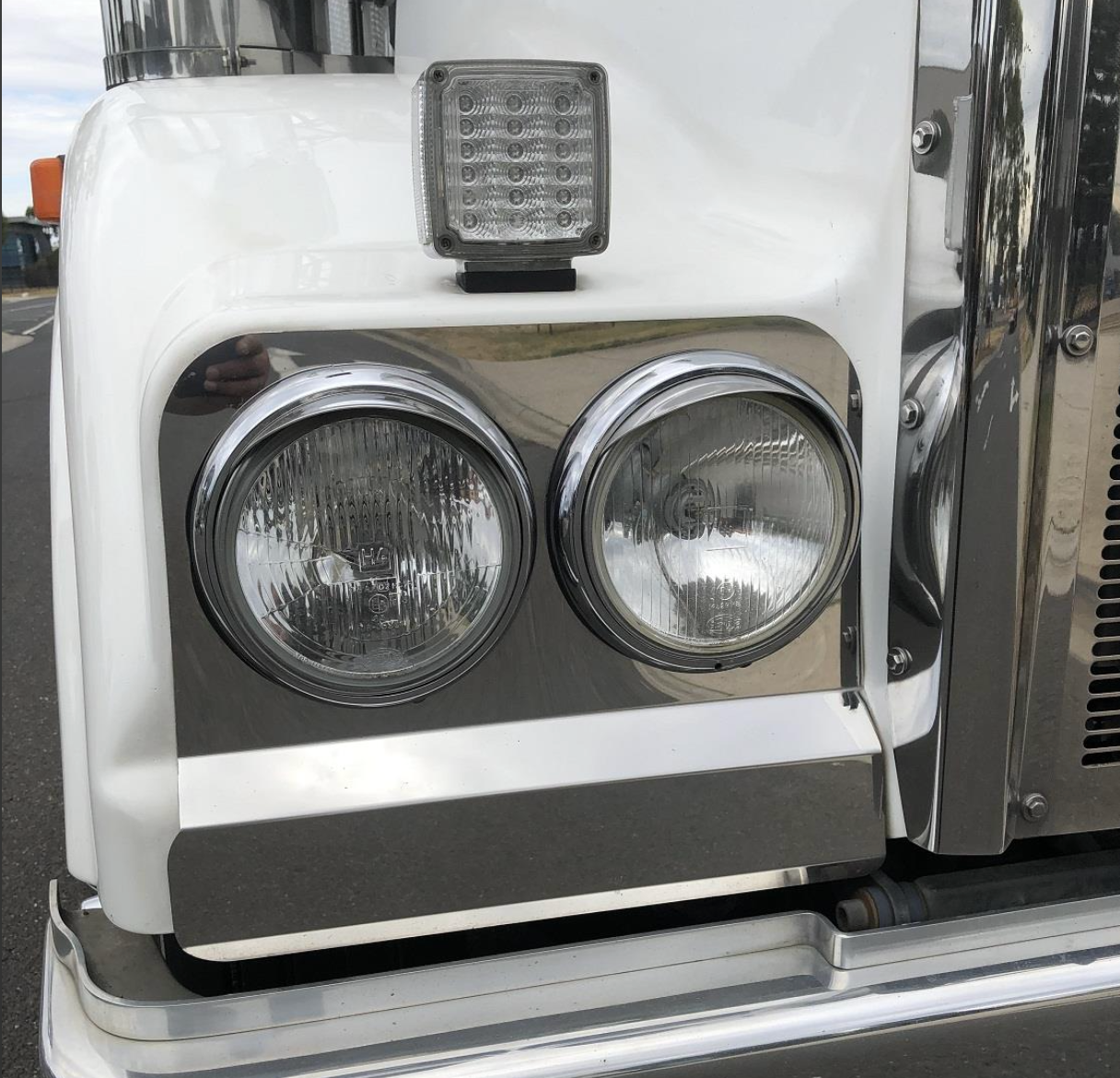 Kenworth Stainless Steel Headlight Backings To Suit New SAR T404 & Early T409 (pair)
